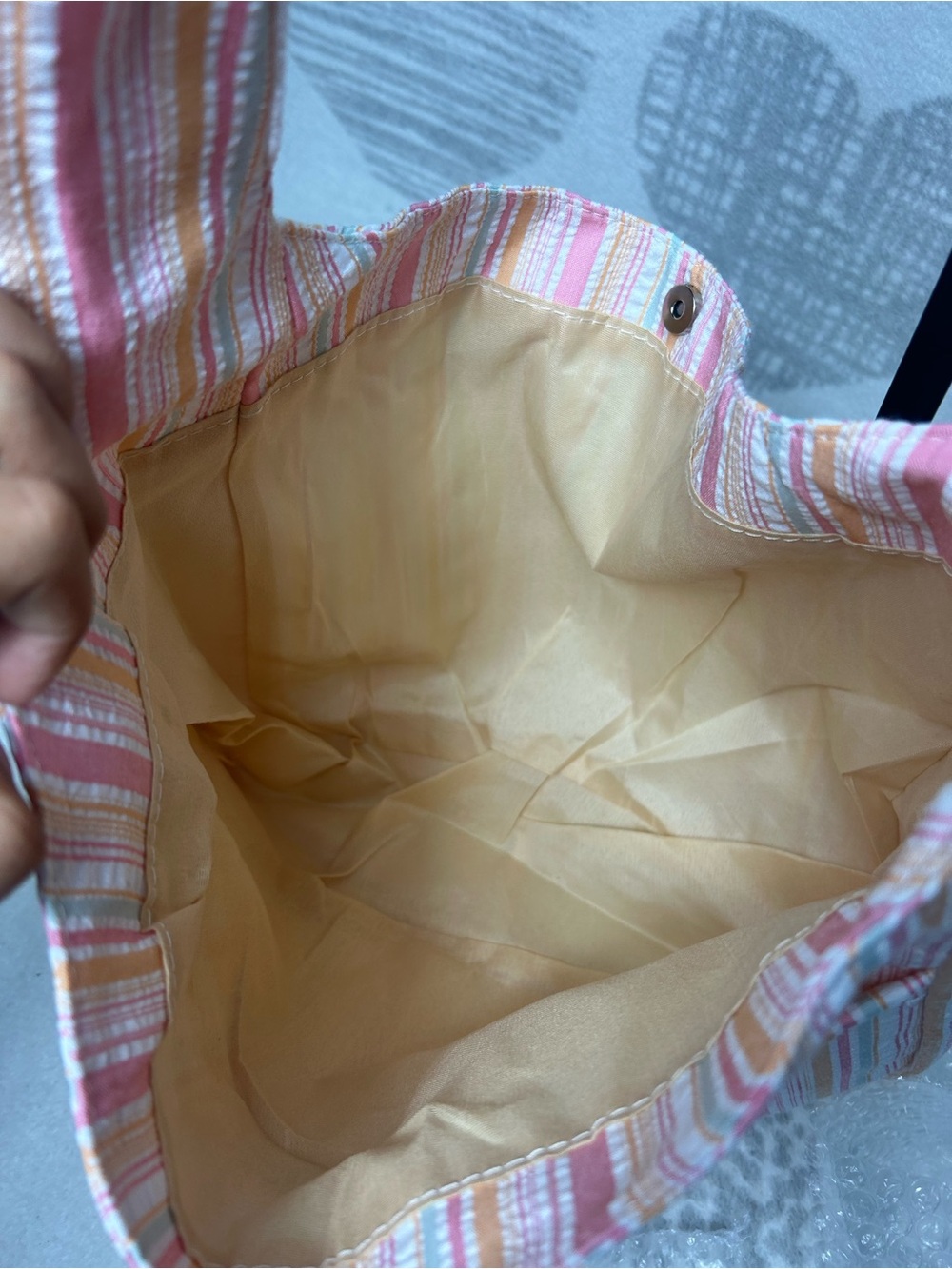 Plaid pink tote bag with two pockets in the front brand new! - Picture 4 of 4